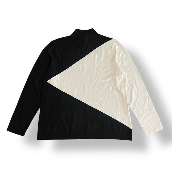 Chico’s NWT Colorblock Pullover Turtleneck in Black Ecru Women’s Size 2 - Picture 6 of 9